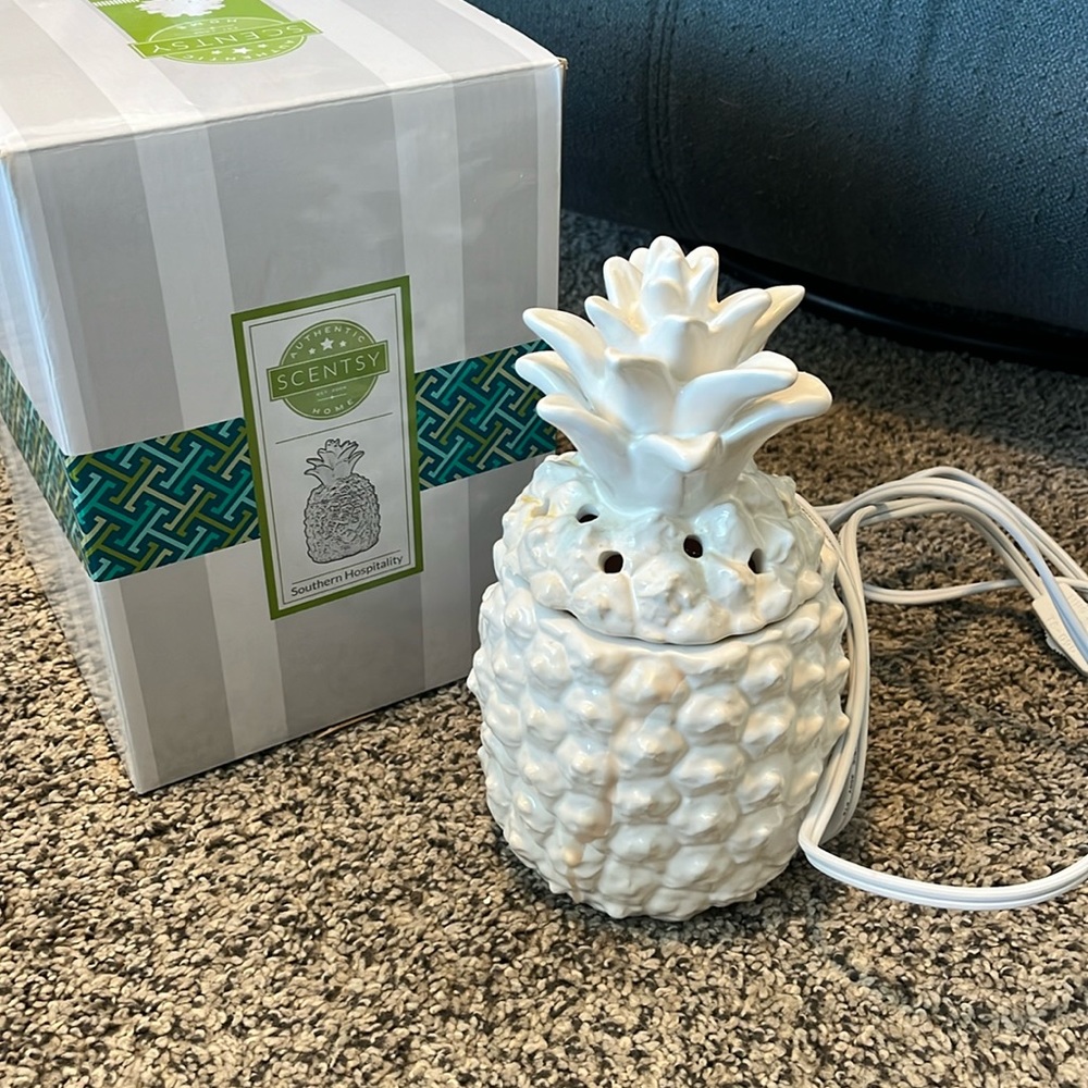 Scentsy Warmer- Southern Hospitality